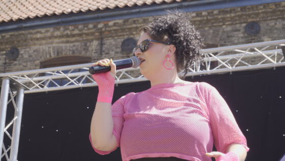 Sarah Sheldon at The Over 30s Club - Kings Lynn - Daytime Clubbing